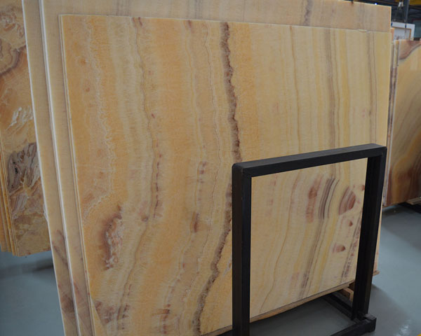 China Luxury yellow wood grain onyx slab for sale